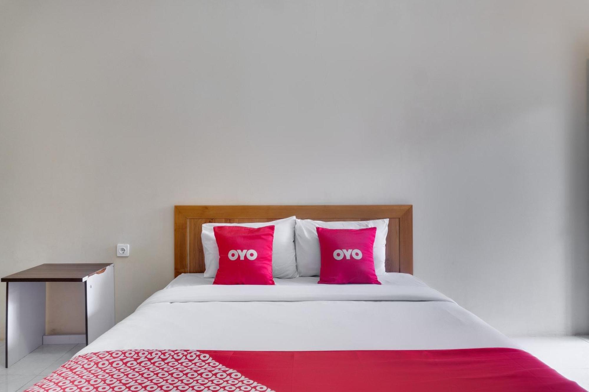 Super Oyo 1579 Kate'El Inn Banyuwangi  Exterior foto